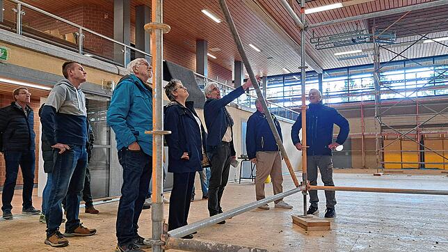 Von links: Erich Götz (Stadt), Johannes Odenbach, stellvertretender Bürgermeister Paul Erhart, Angelika Buchmann-Flaitz, Bürgermeister ...