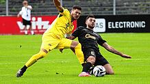 Der FC 08 Villingen um Georgios Pintidis (rechts), hier in der Partie gegen den SV Oberachern, empfängt am Freitagabend den SV Nöttingen ...