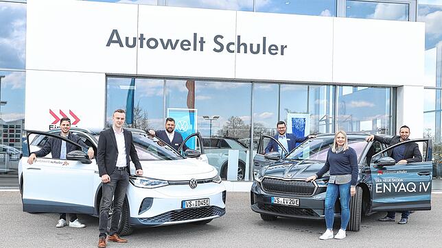 Starke Autos, starkes Team, Timo Cristilli , Daniel Ank (beide Verkaufsberater VW Neuwagen), Marc Schlosser (Serviceleiter), Marin ...
