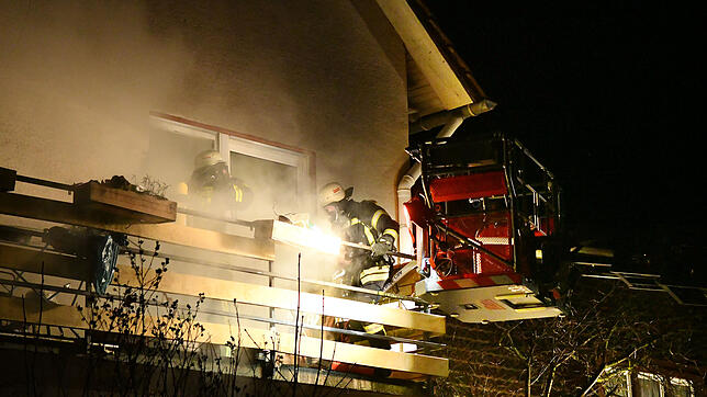 Bei einem Brand im Ortenaukreis musste die Feuerwehr in der Nacht zum Samstag lange suchen, um den Brandherd in dem völlig vermüllten ...