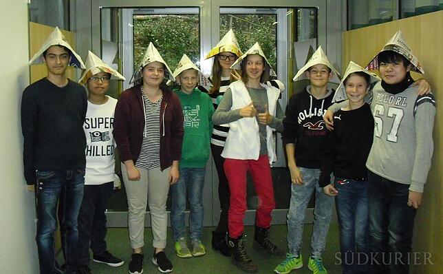 klasse Die R7a der Geschwister-Scholl-Schule hat sich im Medienprojekt an das Thema Vorbereitungsklassen gewagt und mit ihrer Lehrerin Jenny ...