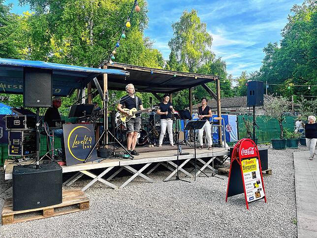 Bild 20: Gute Stimmung, volles Haus: Die Bregi House Band liefert ein fulminantes Comeback