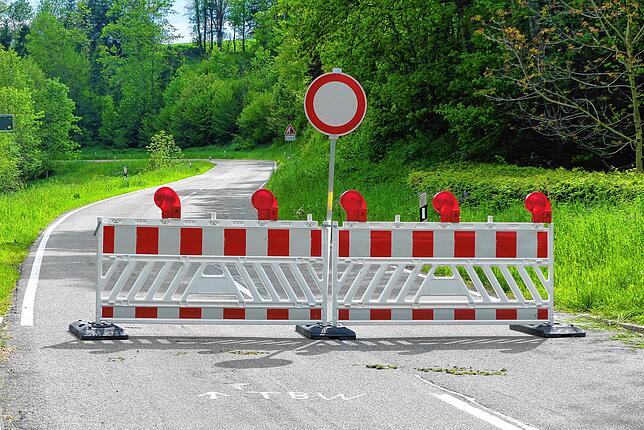 Die L157 zwischen Witznau und Riedersteg bleibt bis Herbst 2023 gesperrt. Nach mehreren Felsabgängen muss der betroffene Hang mit einem ...