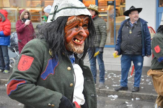 Bild 14: Bilder vom Narrensprung beim Ringtreffen des Alemannischen Narrenrings (Teil 2)