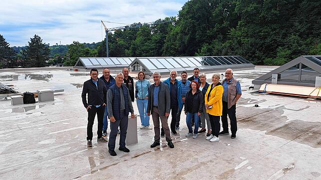 Begehung Seebodenhalle (von links im Bild): Matthias Jehle, Stefan Tussing, Architekt Reiner Wenk, Kurt Wenk, Claudia Arnold, ...