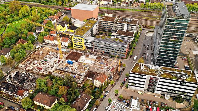 Das Bauprojekt der Baugenossenschaft Oberzellerhau in der Wehrdstraße stellt mit einem Invest von 42 Millionen Euro das größte in der ...