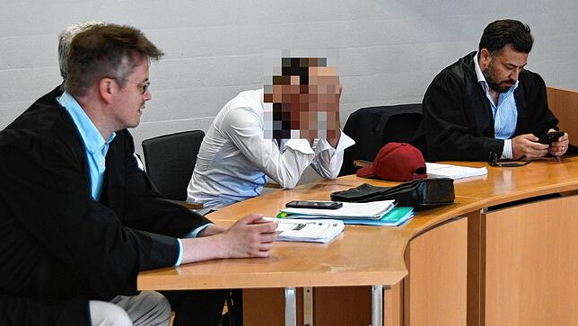 Der Syrer Oasama A. (verpixelt), hier bei einem früheren Prozess am Singener Amtsgericht, wurde am Mittwoch festgenommen. Ihm werden ...