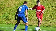 Torriecher: David Rizani (rechts) brachte den FC Bergalingen im Top-Spiel der Kreisliga A, Ost zwar in Führung, doch am Ende gewann der ...