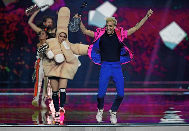 Jendrik aus Deutschland singt „I Don‘t Feel Hate“ beim großen Finale des Eurovision Song Contest (ESC) in der Ahoy-Arena.