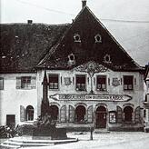 Früher war das ehemalige Spital und spätere Gasthaus &bdquo;Koloss&ldquo; nicht so schön wie heute.