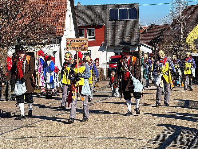 Die Glaser Zunft aus Herzogenweiler beim Umzug in Pfaffenweiler