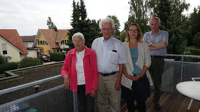Sie wehren sich gegen ein Bauvorhaben in ihrer direktesten Nachbarschaft: Annegriet und Alfred Scheideck und Franziska Maßat. Auf dem ...