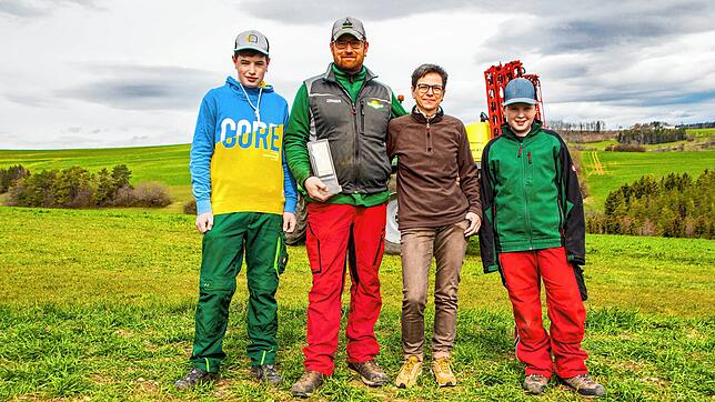 Sein besonderer Stolz ist die Familie, die sich mit Freude in den Betrieb einbringt. Seine Ehefrau Nicole Kopp, seine Söhne, sagt Stefan ...