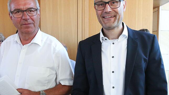 Faustdicke Überraschung bei der Bürgermeisterwahl in Sigmaringen: Marcus Ehm (rechts) setzte sich gegen Amtsinhaber Thomas Schärer ...