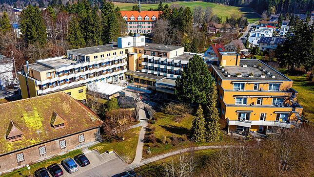 In der Klinik Limberger in Bad Dürrheim, hier der Klinikkomplex in der Hammerbühlstraße von der Rückseite her, erfordern die aktuellen ...