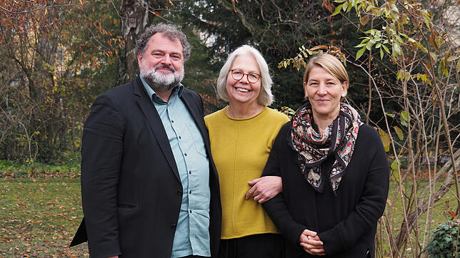Euronatur stellt sich neu auf (von links): Professor Thomas Potthast hat als Präsident Christel Schroeder abgelöst, neue Vizepräsidentin ...