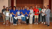 Sportler aus drei Sportbereichen zeichnet Bürgermeister Manuel Stärk (rechts) beim Immendinger Tag des Ehrenamts aus. Links die ...