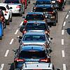 Zum Ferienende in Baden-Württemberg und Bayern rechnet der ADAC mit viel Verkehr auf den Autobahnen im Süden.
