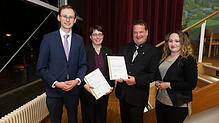 Ehrungen beim Blasmusikverband Hochschwarzwald (von links): Präsident Micha Bächle, Sandra Haaga, Gottfried Hummel Carolin Löffler, ...