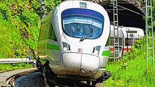 Der ICE auf der Schwarzwaldbahn &ndash; derzeit gibt es dies nicht zu sehen. Die Direktverbindung Konstanz-Hamburg an den Wochenenden ...