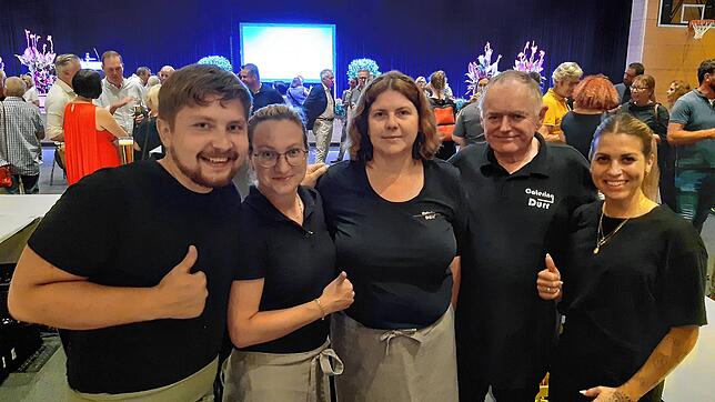 Bild : OB-Wahl: Das sind die Bilder der Wahlparty in der Stadthalle