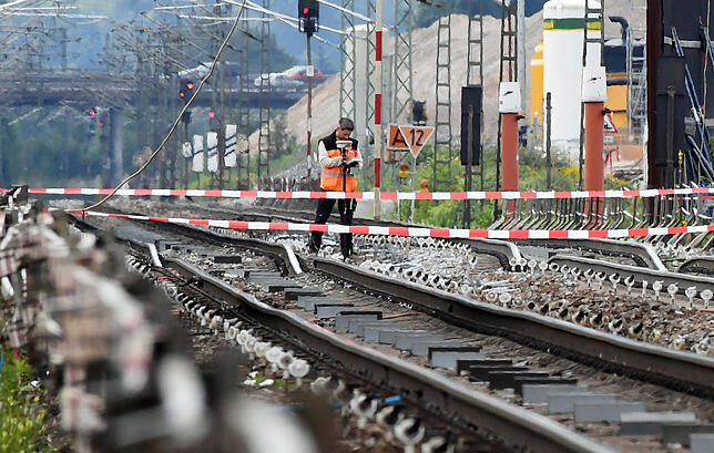 Die Streckensperrung auf der Rheintalbahn nach der Gleisabsenkung bei Rastatt im Jahr 2017 warf ein Licht darauf, dass es keine ...