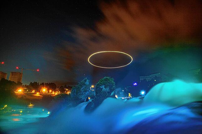 Diese Fotografie des Rheinfalls wirkt fantastisch oder? Wie aus 1001 Nacht.