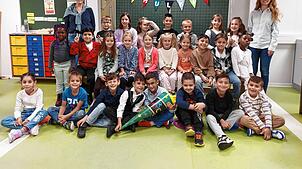 27 Kinder wurden in die Klasse 1a der Hebelschule in Rhina eingeschult. Lehrerinnen sind Maria Soljin-Reck (Klassenlehrerin) und Monika ...