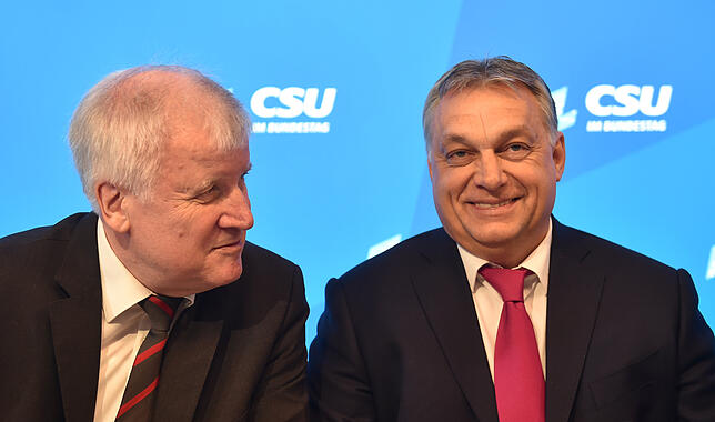Sind sich nicht fremd: Innenminister und CSU-Vorsitzender Horst Seehofer (l.) und der ungarische Ministerpräsident Viktor Orban.