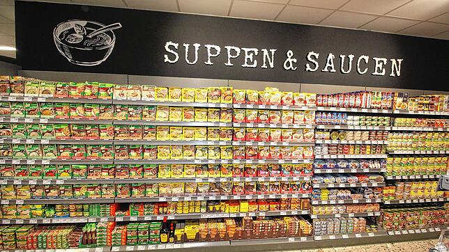 Große Piktogramme wie hier bei Suppen und Saucen weisen den Kunden den Weg.