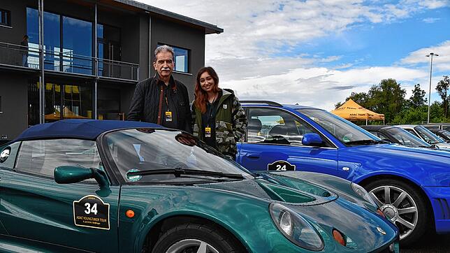 Mit die meiste Aufmerksamkeit zog die Lotus Elise MK1 vom Team Heinrich und Maren Lauck aus Freiburg bei der ersten Youngtimer Tour ...