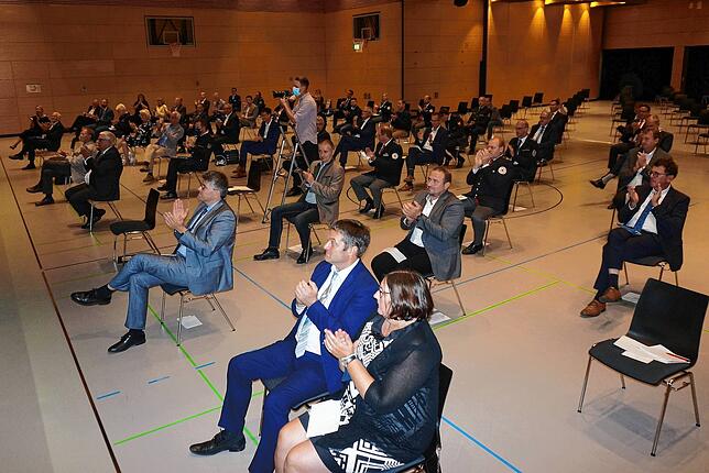 Blick in die Waldshuter Stadthalle bei der Auszeichnung ehrenamtsfreundlicher Arbeitgeber.