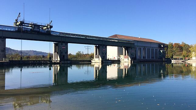 Blick auf das Wasserkraftwerk Reckingen. Die Konzession für die binationale Anlage soll verlängert werden.