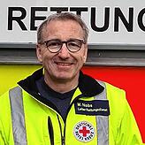 Er steht mit Rat und Tat an heißen Tagen bereit: Matthias Nobs, stellvertretender Leiter des Rettungsdienstes des Deutschen Roten ...