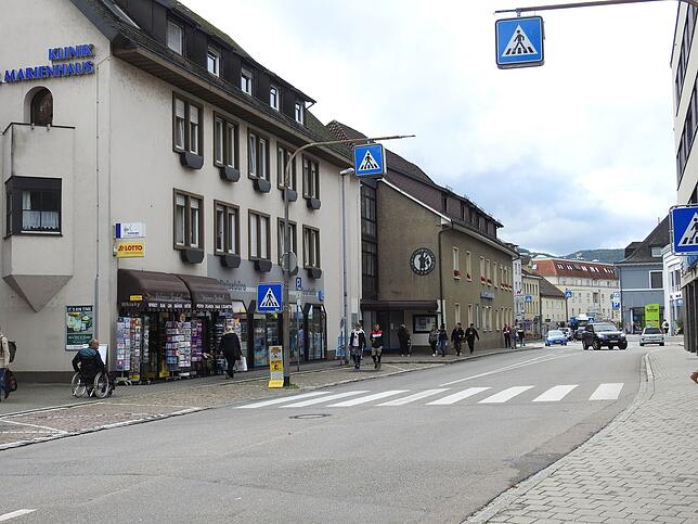 Gravierende Veränderungen soll es nach Guhls Vorstellung im Bahnhofs-Umfeld geben &ndash; unter anderem wenn das Marienhaus auf den ...