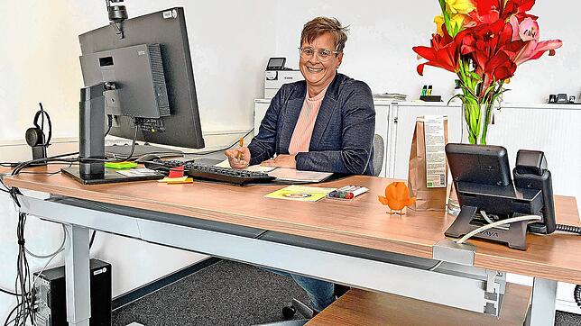Tatjana Goschkowski macht sich mit der Arbeit als Rektorin vertraut. Die 53-Jährige ist die neue Schulleiterin des Otto-Hahn-Gymnasiums ...