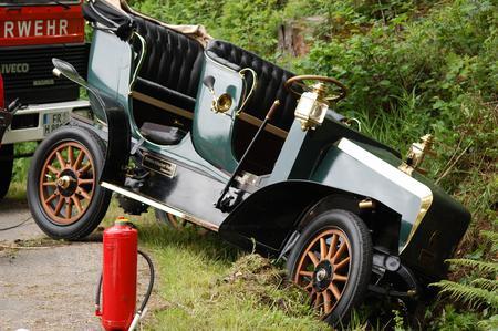 Zum Artikel:  Oldtimer-Unfall fordert ein Todesopfer