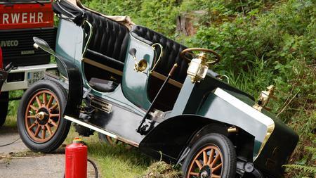Zum Artikel:  Oldtimer-Unfall fordert ein Todesopfer