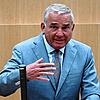 Thomas Strobl im Juli 2023 im Landtag Baden-Württemberg. Das von ihm geführte Innenministerium in Baden-Württemberg hat Gender-Gegner im ...
