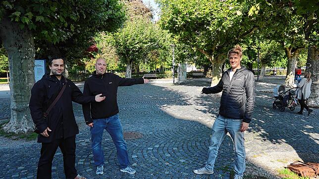 Levin Stracke, Frank Schuhwerk und Tommy Spörrer (von links) organisieren den Adventsmarkt im Stadtgarten.