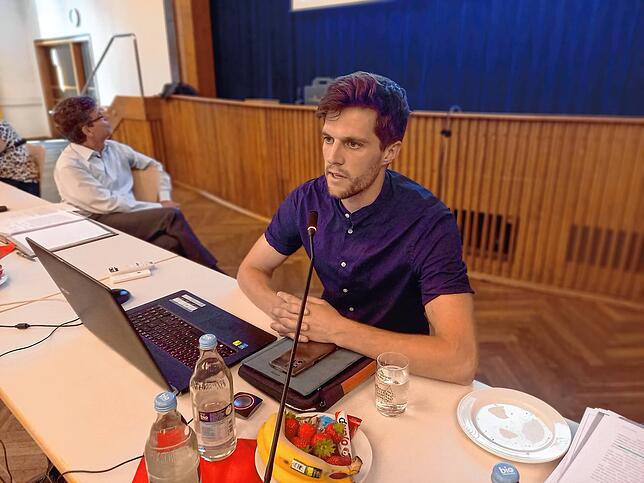 Manuel Klaus vom Investor Klaus & Keck GbR (Leutkirch) stellte im Gemeinderat das Konzept seines Büros vor, das auf die Sanierung von ...