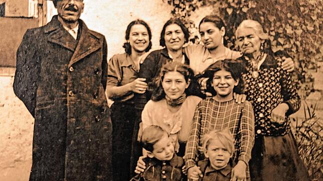 Vom Suchen und Finden in Akten: Die Angehörigen der Sinti-Familie Winter sind die einzigen NS-Opfer, die aus Singen direkt in das ...