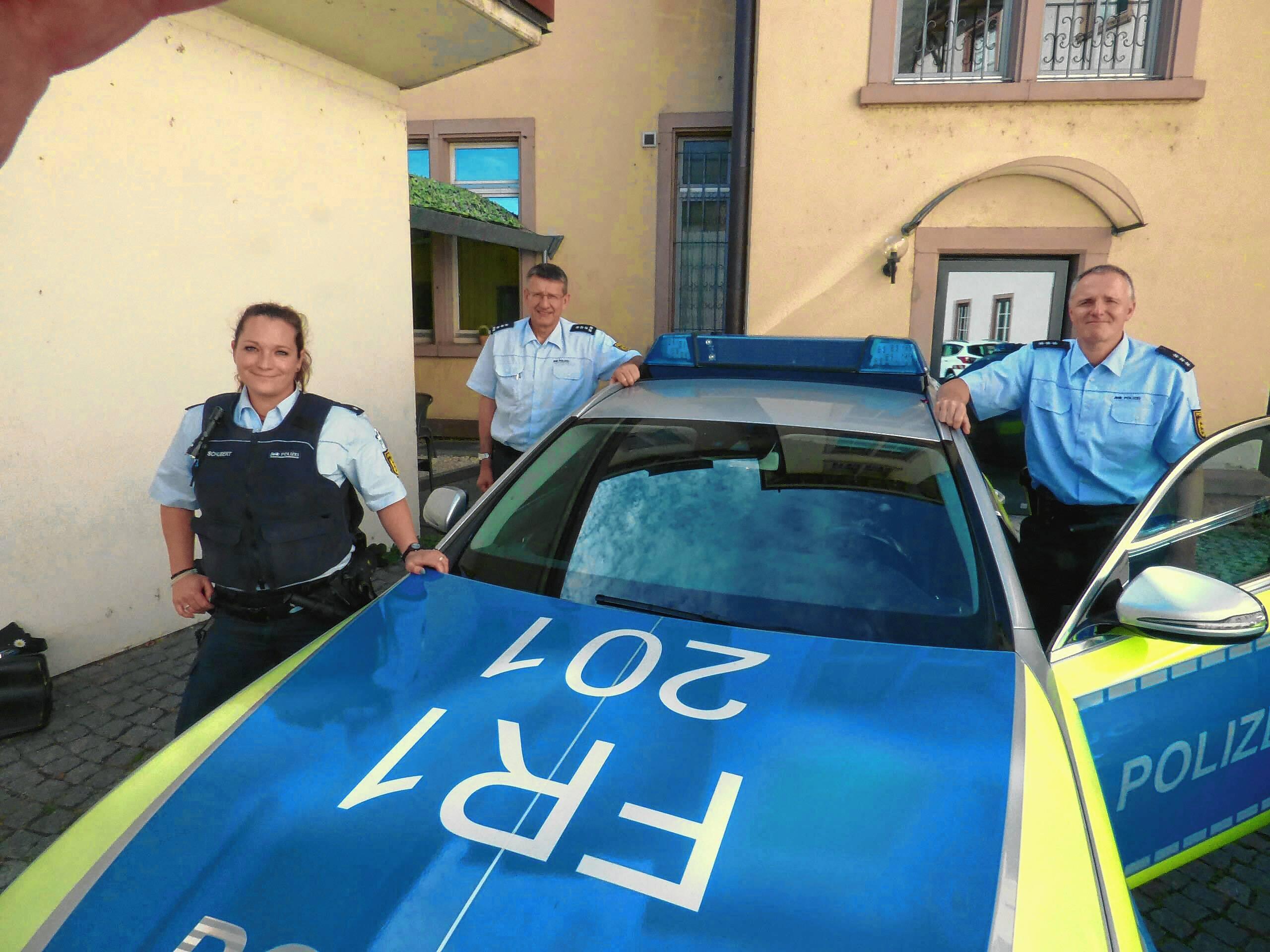 Bad Säckingen: Die Polizei hat heute ein so zwiespältiges Image wie selten zuvor: zwischen Held ...