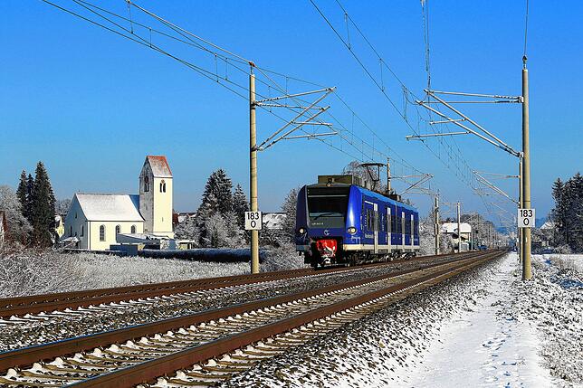 Ob mit der Bodensee-Oberschwaben-Bahn (Bild) oder einem Nahverkehrszug in Berlin oder Schleswig-Holstein: Mit dem nun deutschlandweit ...