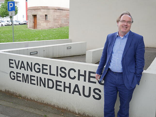 Der evangelische Pfarrer Hans-Georg Ulrichs stellte sich am Sonntag der Gemeinde vor.