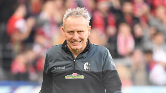Cheftrainer Christian Streich und Bundesligist SC Freiburg bestreiten am Donnerstag um 18 Uhr im Lörracher Grüttpark ihr erstes ...