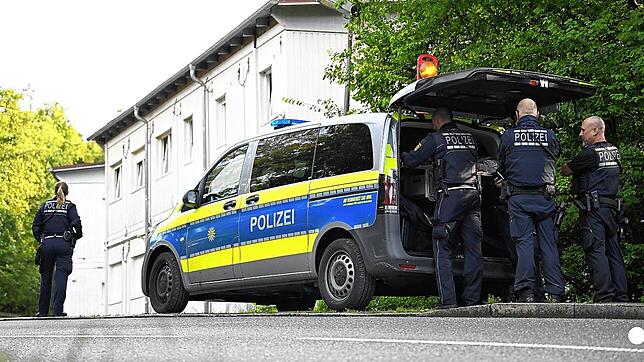 Auf der Suche nach einem flüchtigen Mann hat es in einem Ravensburger Flüchtlingsheim einen größeren Polizeieinsatz gegeben. Auch ...