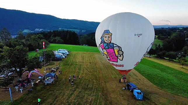 Bild 6: Traumhafte Bilder: Ballonfahrt zum Sonnenaufgang über Wehr