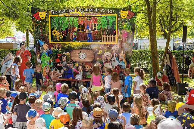 Analog, aber kein bisschen altmodisch: Figurentheater bringt Kinder auch heutzutage noch zum Staunen.