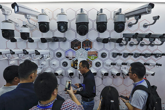 In China vor allem vom Staat gefragt: Überwachungskameras, hier auf einem Messestand in Shenzhen.